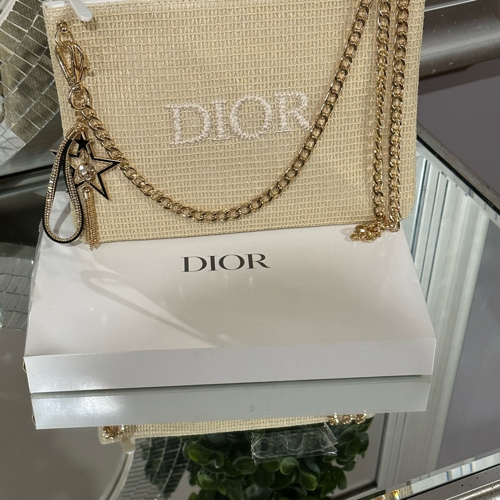 Dior. - Picture 7 of 15